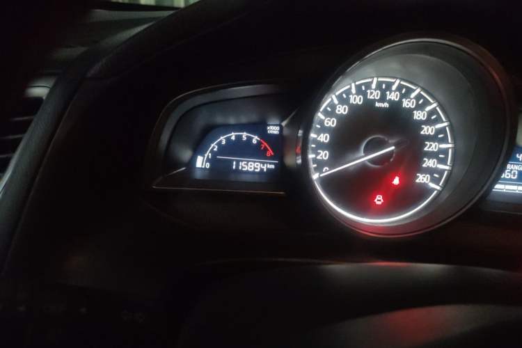 Used Mazda 3 Axela 2017 Sedan 1.5L Manual Luxury Model Emission Standard China V Odometer Close Up