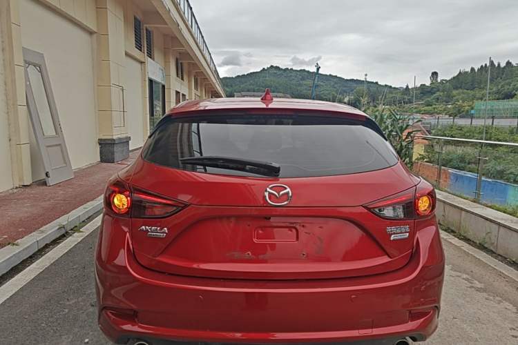 Used Mazda 3 Axela 2017 Hatchback 2.0L Automatic Sport Model China V Emission Standard Rear