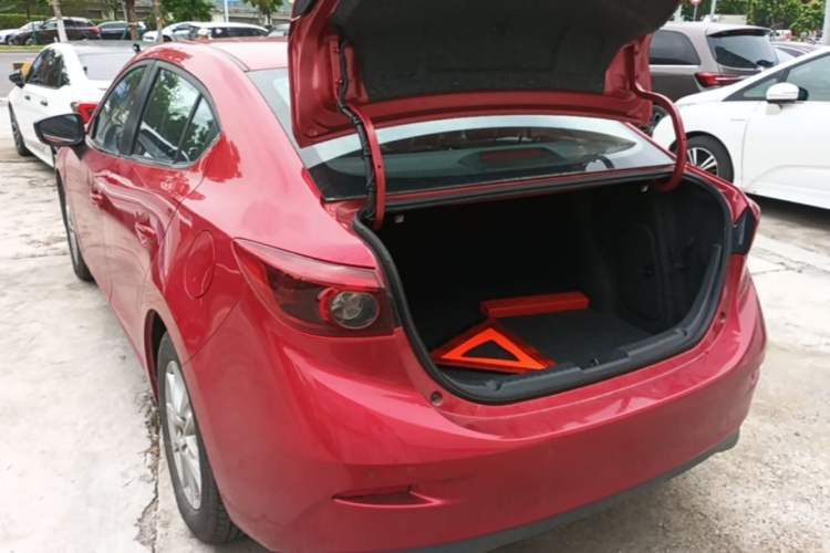 Used Mazda 3 Axela 2017 Sedan 1.5L Automatic Luxury Model Emission Standard China V Rear Left 45 Deg