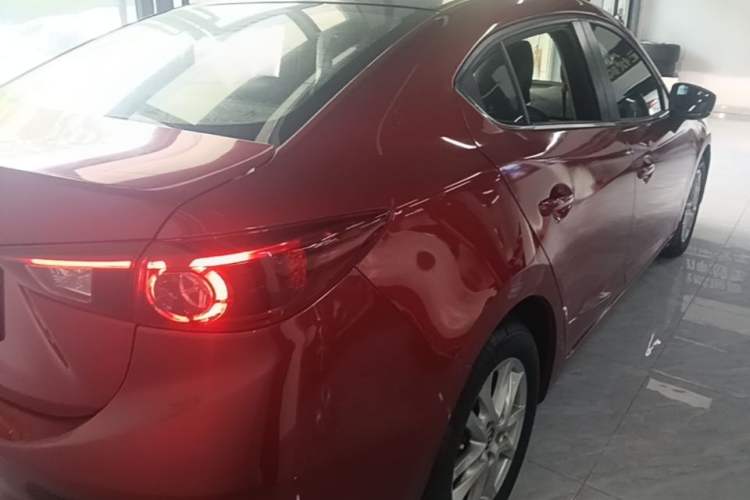 Used Mazda 3 Axela 2017 Sedan 1.5L Automatic Luxury Model Emission Standard China V Rear Right 45 Deg