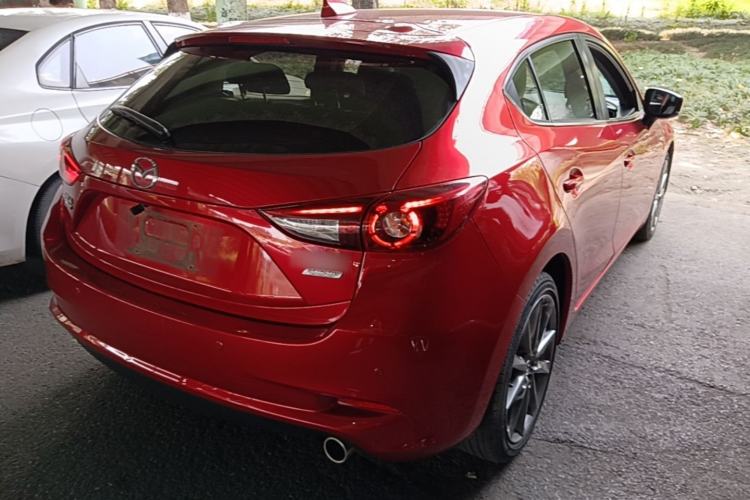 Used Mazda 3 Axela 2017 Hatchback 2.0L Automatic Sport Model China V Emission Standard Rear Right 45 Deg
