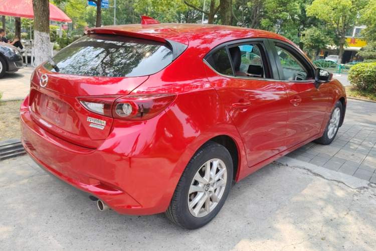 Used Mazda 3 Axela 2017 Hatchback 1.5L Automatic Luxury Model China VI Standard Rear Right 45 Deg