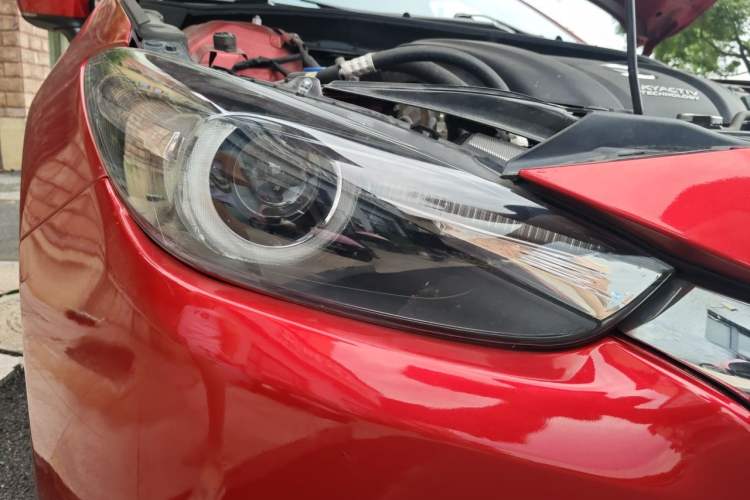 Used Mazda 3 Axela 2017 Sedan 1.5L Automatic Luxury Model Emission Standard China V Right Front Headlight