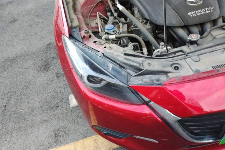 Used Mazda 3 Axela 2017 Sedan 1.5L Automatic Luxury Model Emission Standard China V Right Front Headlight