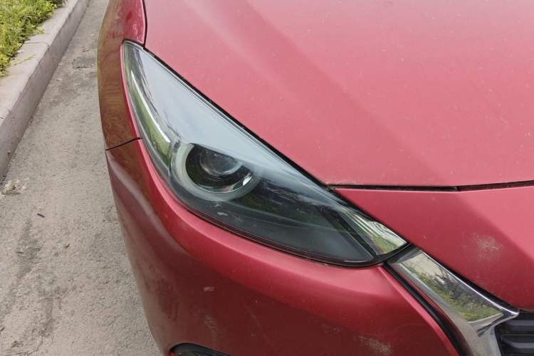 Used Mazda 3 Axela 2017 Sedan 1.5L Automatic Luxury Model Emission Standard China V Right Front Headlight