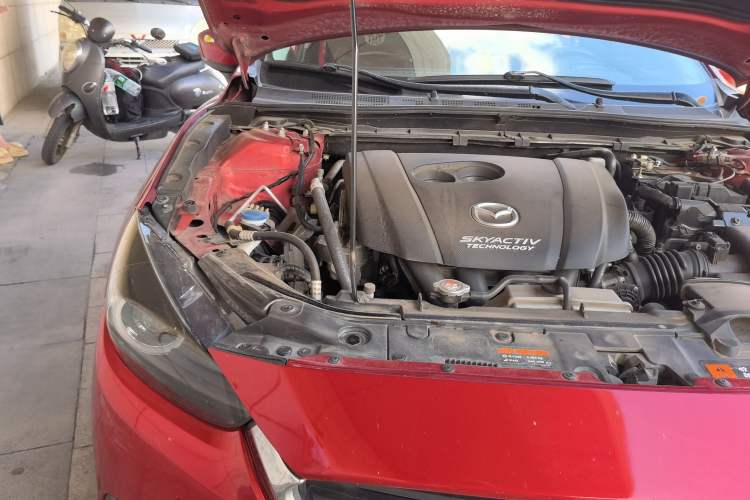 Used Mazda 3 Axela 2017 Hatchback 2.0L Automatic Sport Model China V Emission Standard Right Front Headlight