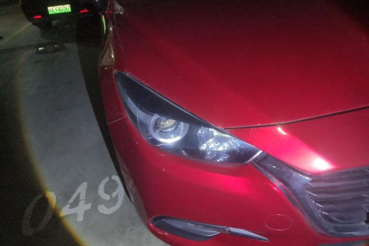 Used Mazda 3 Axela 2017 Sedan 1.5L Automatic Comfort Model Emission Standard China V Right Front Headlight