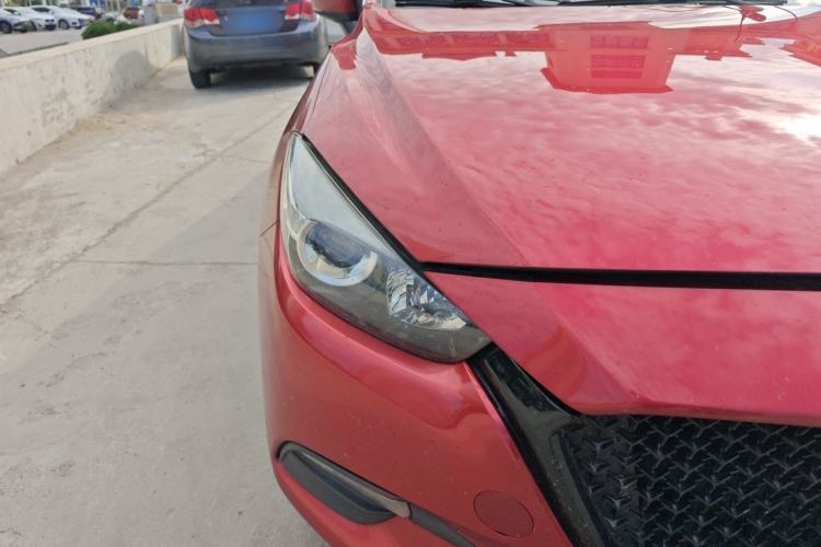 Used Mazda 3 Axela 2017 Sedan 1.5L Automatic Comfort Model Emission Standard China V Right Front Headlight