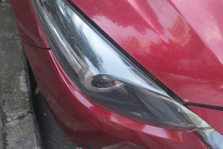 Used Mazda 3 Axela 2017 Sedan 1.5L Automatic Luxury Model Emission Standard China V Right Front Headlight