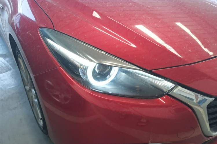 Used Mazda 3 Axela 2017 Sedan 2.0L Automatic Flagship Model China V Standard Right Front Headlight