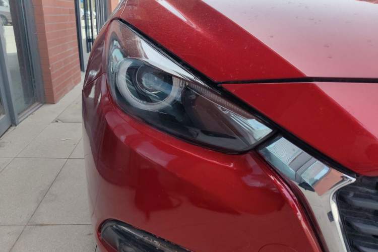 Used Mazda 3 Axela 2017 Sedan 1.5L Automatic Luxury Model Emission Standard China V Right Front Headlight