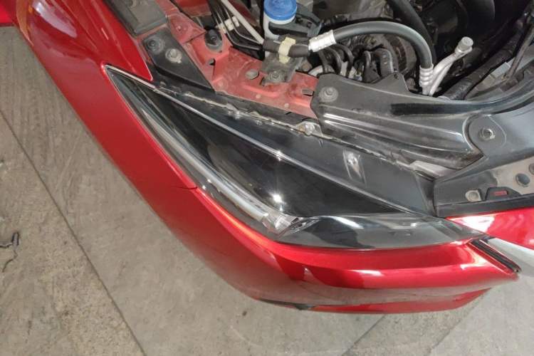 Used Mazda 3 Axela 2017 Hatchback 1.5L Automatic Luxury Model Emission Standard China V Right Front Headlight