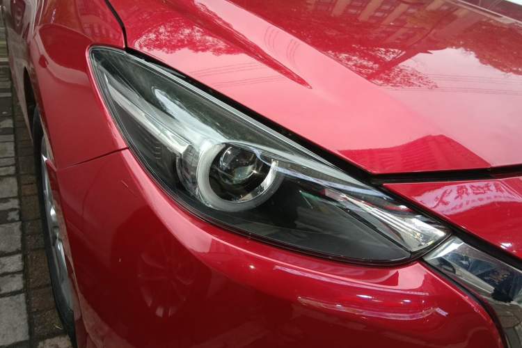 Used Mazda 3 Axela 2017 Sedan 1.5L Automatic Luxury Model Emission Standard China V Right Front Headlight