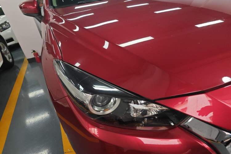 Used Mazda 3 Axela 2017 Sedan 1.5L Automatic Comfort Model Emission Standard China V Right Front Headlight