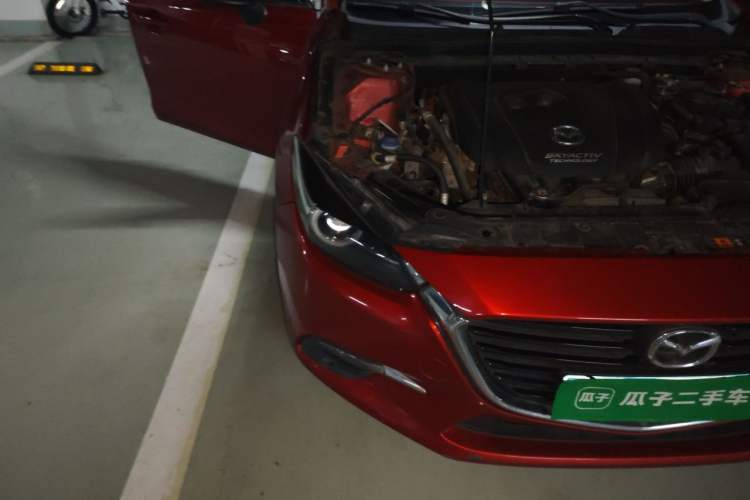 Used Mazda 3 Axela 2017 Hatchback 2.0L Automatic Sport Model China V Emission Standard Right Front Headlight