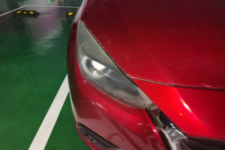 Used Mazda 3 Axela 2017 Hatchback 1.5L Automatic Luxury Model Emission Standard China V Right Front Headlight