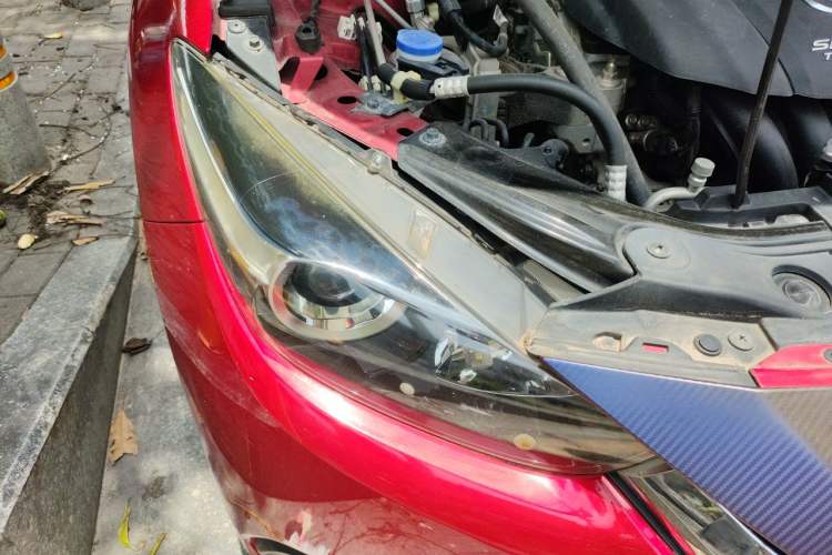 Used Mazda 3 Axela 2017 Hatchback 1.5L Automatic Comfort Model Emission Standard China V Right Front Headlight