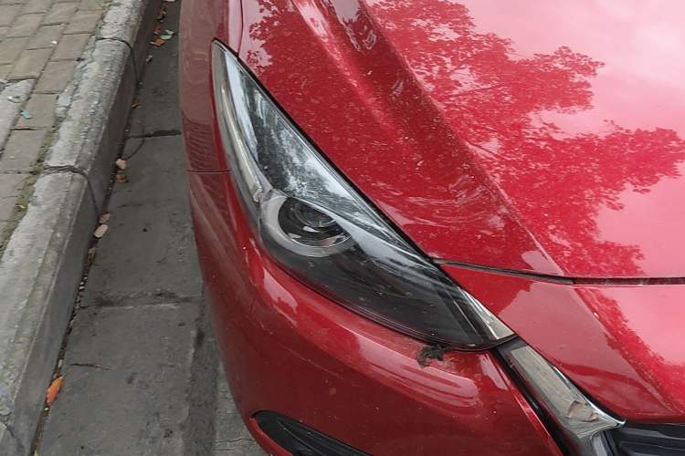 Used Mazda 3 Axela 2017 Sedan 1.5L Automatic Luxury Model China VI Standard Right Front Headlight