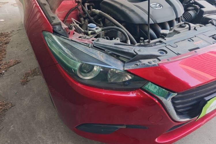 Used Mazda 3 Axela 2017 Sedan 1.5L Automatic Comfort Model Emission Standard China V Right Front Headlight