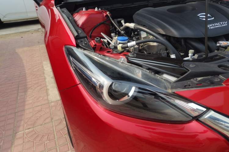 Used Mazda 3 Axela 2017 Sedan 1.5L Automatic Luxury Model Emission Standard China V Right Front Headlight