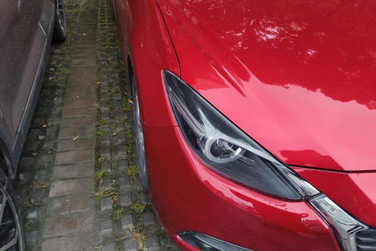 Used Mazda 3 Axela 2017 Sedan 1.5L Automatic Luxury Model Emission Standard China V Right Front Headlight