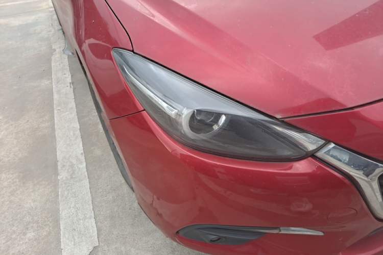 Used Mazda 3 Axela 2017 Sedan 1.5L Automatic Luxury Model China VI Standard Right Front Headlight
