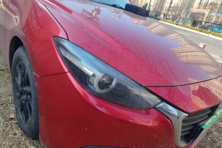 Used Mazda 3 Axela 2017 Sedan 1.5L Automatic Luxury Model Emission Standard China V Right Front Headlight