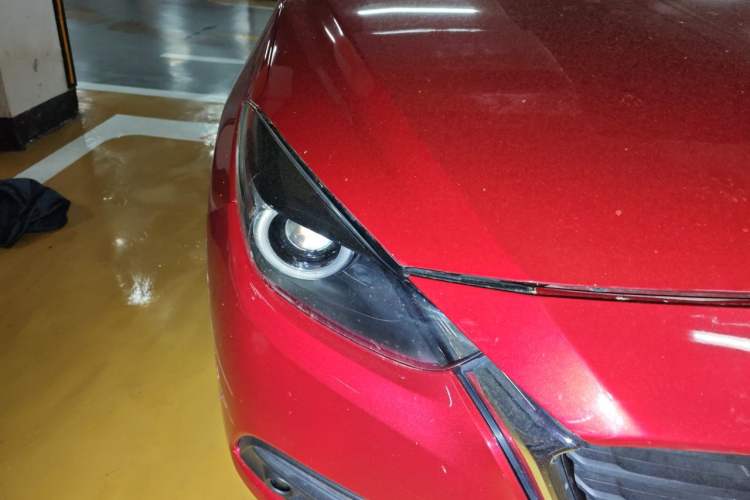 Used Mazda 3 Axela 2017 Sedan 1.5L Automatic Luxury Model Emission Standard China V Right Front Headlight