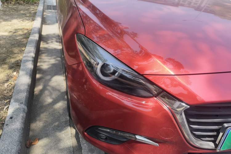 Used Mazda 3 Axela 2017 Sedan 1.5L Automatic Luxury Model Emission Standard China V Right Front Headlight