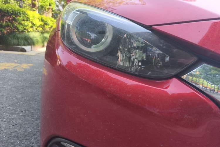 Used Mazda 3 Axela 2017 Sedan 1.5L Automatic Comfort Model Emission Standard China V Right Front Headlight