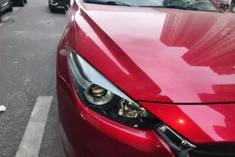 Used Mazda 3 Axela 2017 Sedan 1.5L Automatic Comfort Model Emission Standard China V Right Front Headlight