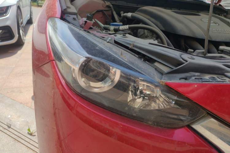 Used Mazda 3 Axela 2017 Sedan 1.5L Automatic Comfort Model Emission Standard China V Right Front Headlight