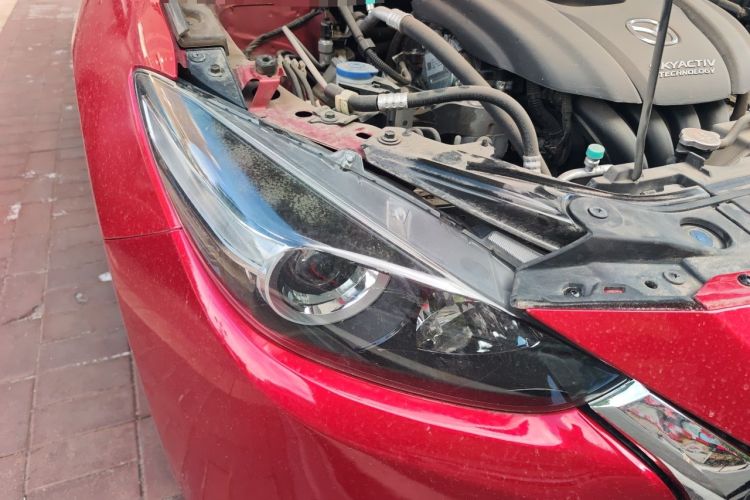 Used Mazda 3 Axela 2017 Sedan 1.5L Automatic Comfort Model Emission Standard China V Right Front Headlight