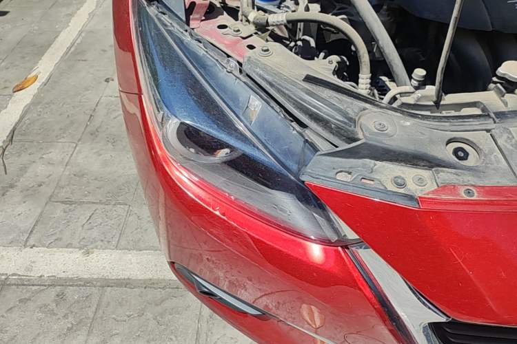 Used Mazda 3 Axela 2017 Sedan 1.5L Automatic Luxury Model Emission Standard China V Right Front Headlight
