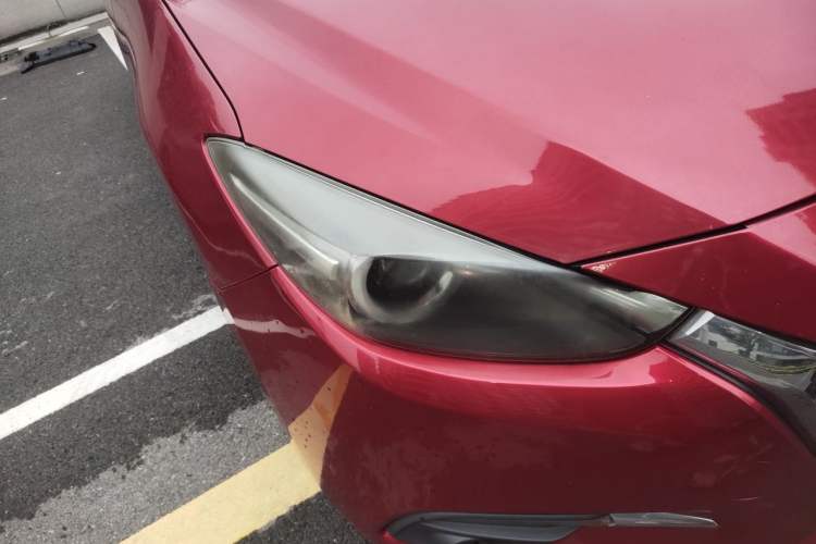 Used Mazda 3 Axela 2017 Sedan 1.5L Automatic Luxury Model Emission Standard China V Right Front Headlight