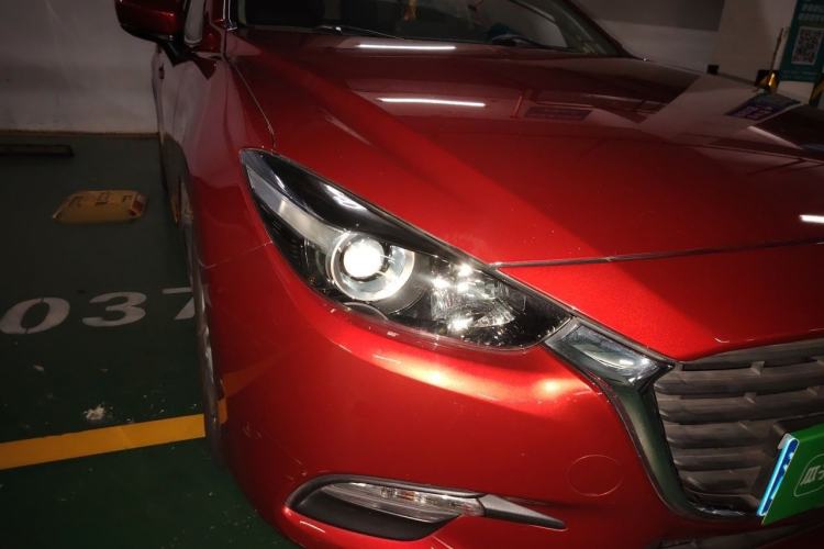 Used Mazda 3 Axela 2017 Sedan 1.5L Automatic Comfort Model Emission Standard China V Right Front Headlight