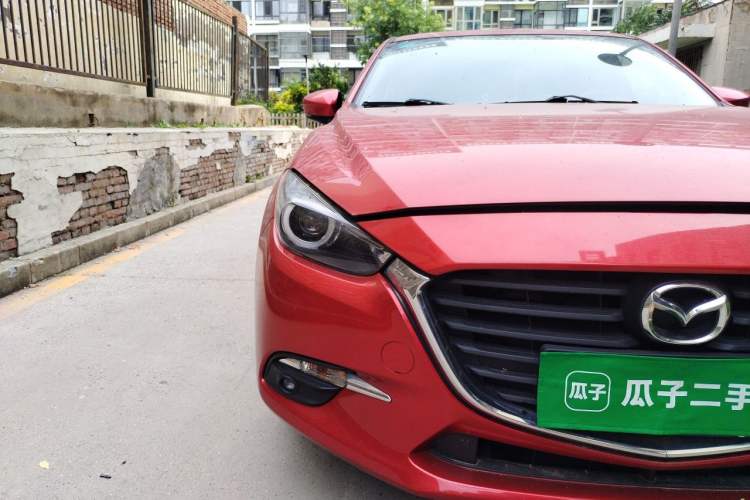 Used Mazda 3 Axela 2017 Sedan 1.5L Automatic Luxury Model Emission Standard China V Right Front Headlight