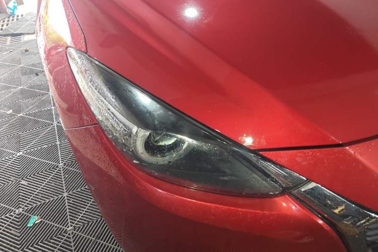 Used Mazda 3 Axela 2017 Sedan 1.5L Automatic Luxury Model Emission Standard China V Right Front Headlight