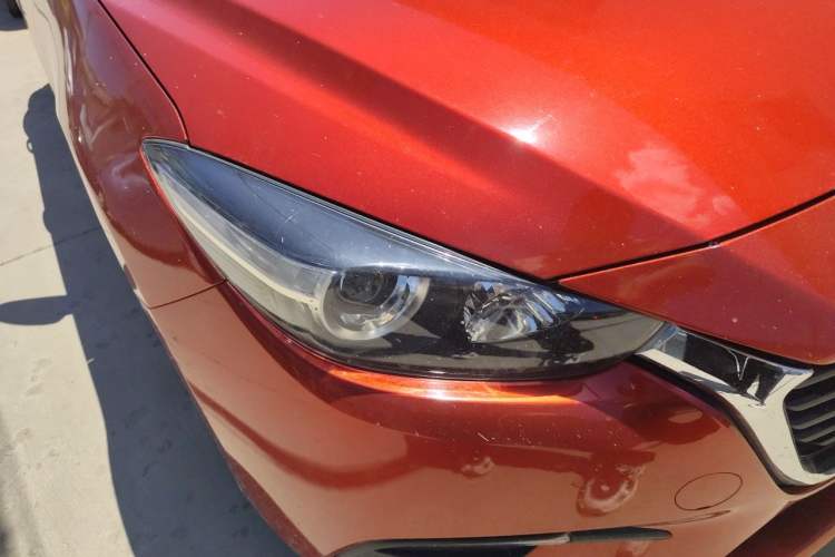 Used Mazda 3 Axela 2017 Sedan 1.5L Automatic Comfort Model Emission Standard China V Right Front Headlight