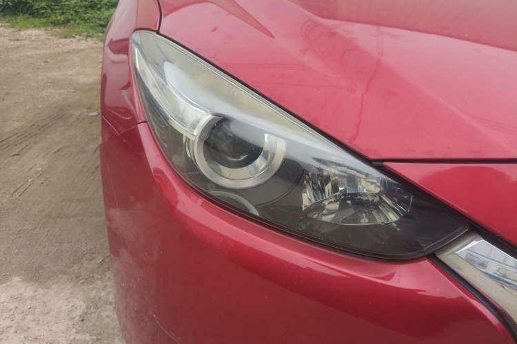 Used Mazda 3 Axela 2017 Sedan 1.5L Automatic Comfort Model Emission Standard China V Right Front Headlight