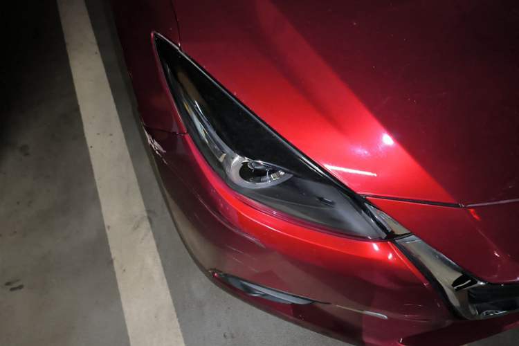 Used Mazda 3 Axela 2017 Sedan 1.5L Automatic Luxury Model Emission Standard China V Right Front Headlight