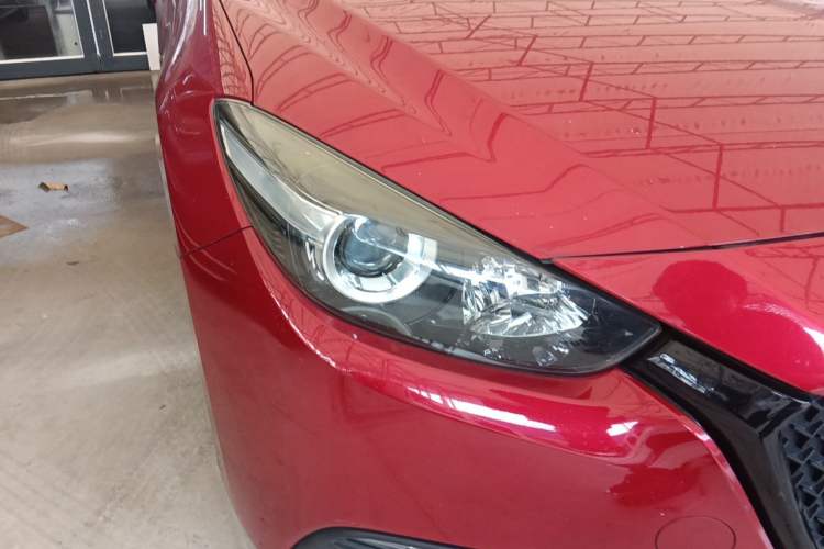Used Mazda 3 Axela 2017 Sedan 1.5L Automatic Comfort Model China VI Standard Right Front Headlight