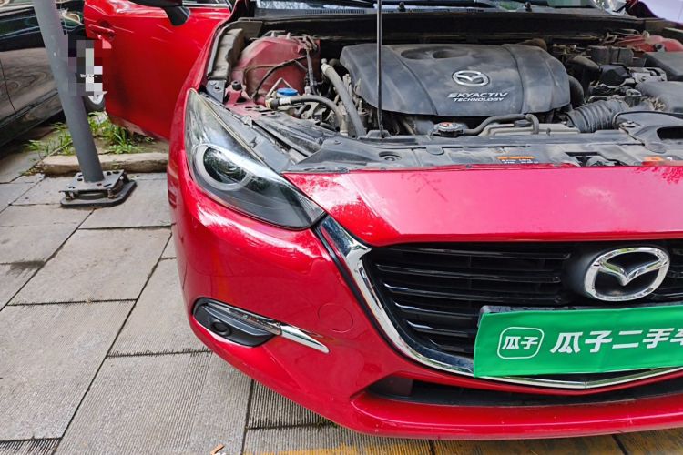 Used Mazda 3 Axela 2017 Hatchback 2.0L Automatic Sport Model China V Emission Standard Right Front Headlight