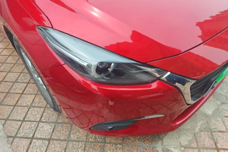 Used Mazda 3 Axela 2017 Sedan 1.5L Automatic Luxury Model Emission Standard China V Right Front Headlight