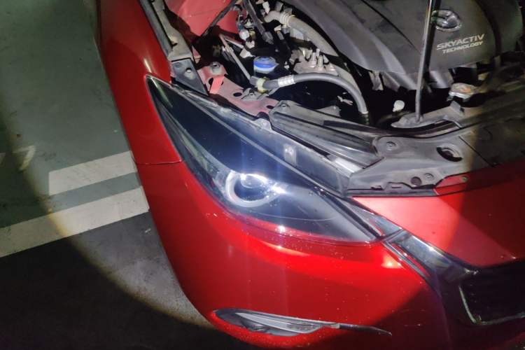 Used Mazda 3 Axela 2017 Sedan 2.0L Automatic Flagship Model China V Standard Right Front Headlight