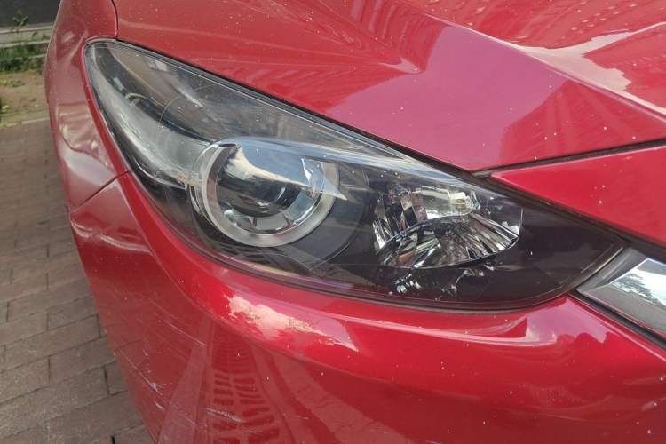 Used Mazda 3 Axela 2017 Sedan 1.5L Automatic Comfort Model Emission Standard China V Right Front Headlight