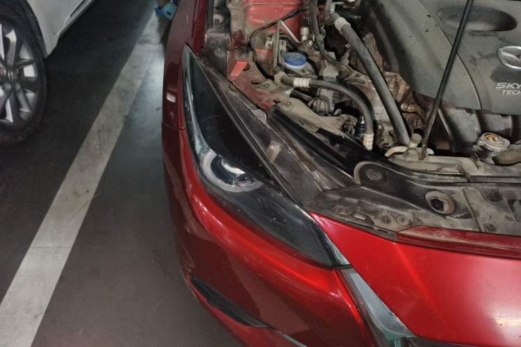 Used Mazda 3 Axela 2017 Sedan 1.5L Automatic Luxury Model Emission Standard China V Right Front Headlight