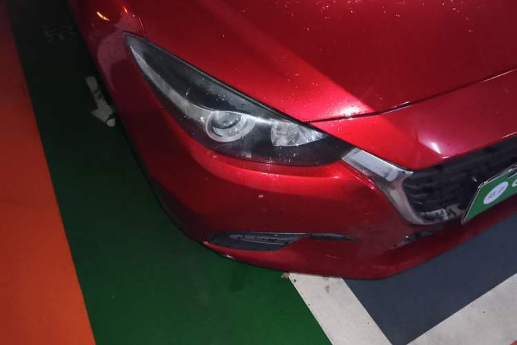 Used Mazda 3 Axela 2017 Sedan 1.5L Automatic Comfort Model Emission Standard China V Right Front Headlight
