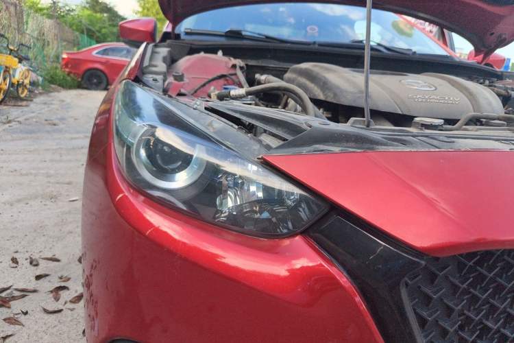 Used Mazda 3 Axela 2017 Sedan 1.5L Manual Comfort Model Emission Standard China V Right Front Headlight