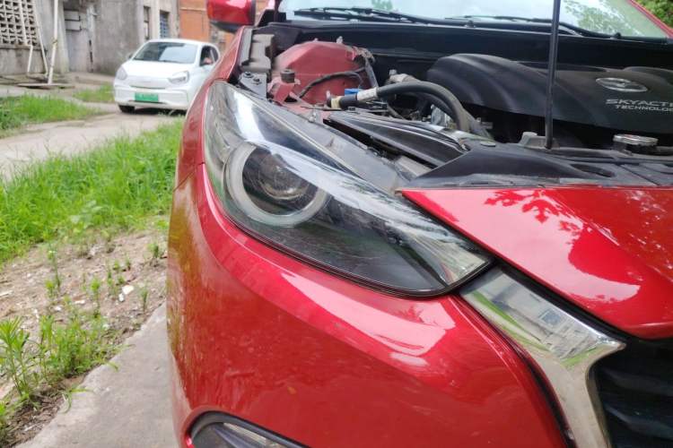 Used Mazda 3 Axela 2017 Sedan 1.5L Automatic Luxury Model Emission Standard China V Right Front Headlight